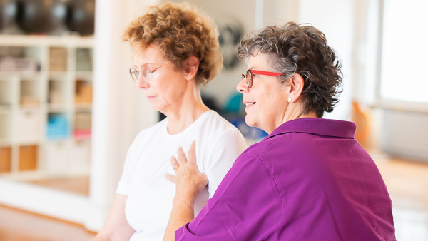 Trainingsgruppe Marianne Artz Marianne Artz in der Behandlung mit Klientin